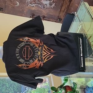 Men's Harley-Davidson Short Sleeve Shirt in size L with Flames!